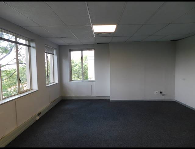 303M² OFFICE TO LET IN FERNDALE